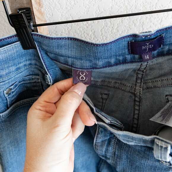 NYDJ Women’s Size 14 Crop Cuffed Jeans Light Wash Stretch Denim Made in USA - Picture 7 of 7